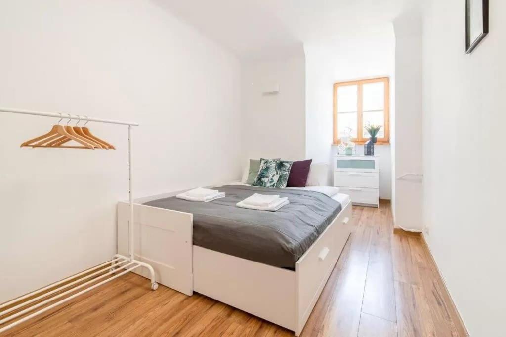 Old Town Apartment - Old Market Варшава Экстерьер фото